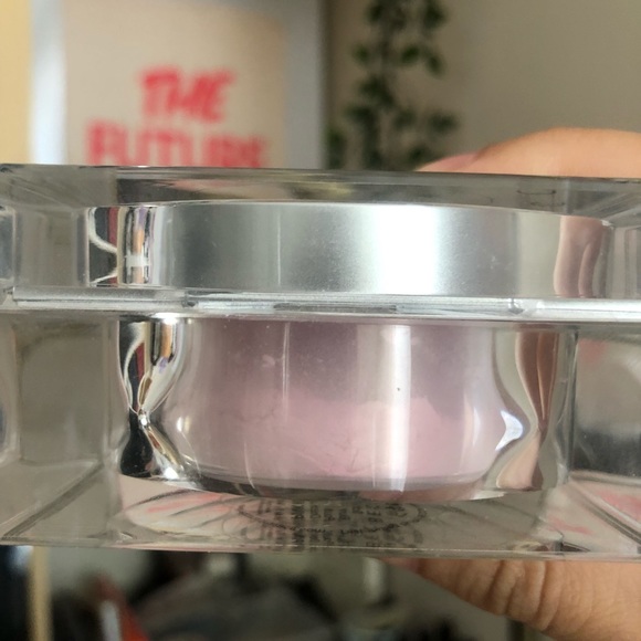 Becca Setting powder for sale - Picture 2 of 4